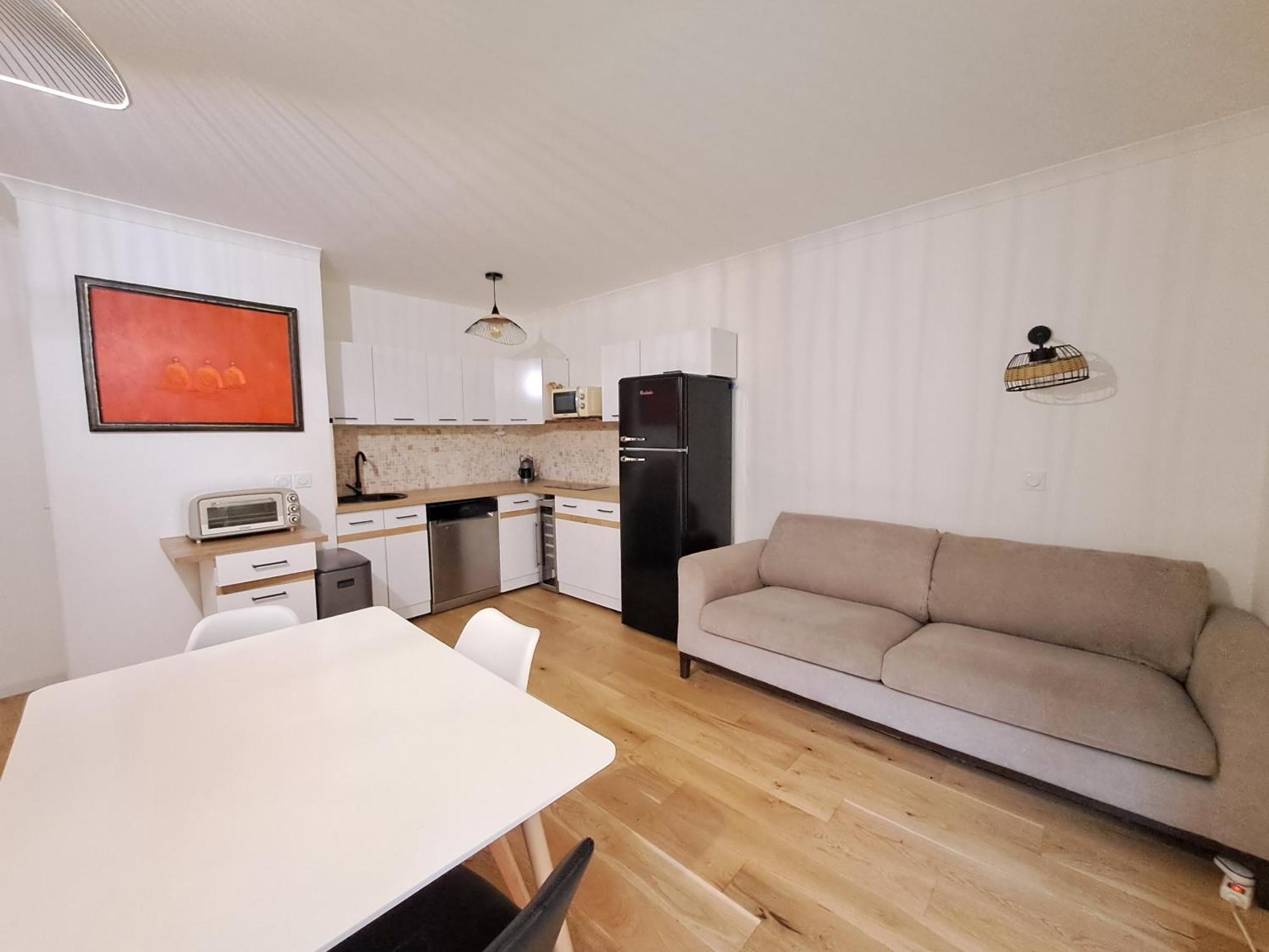 Avec Jardin Apartment